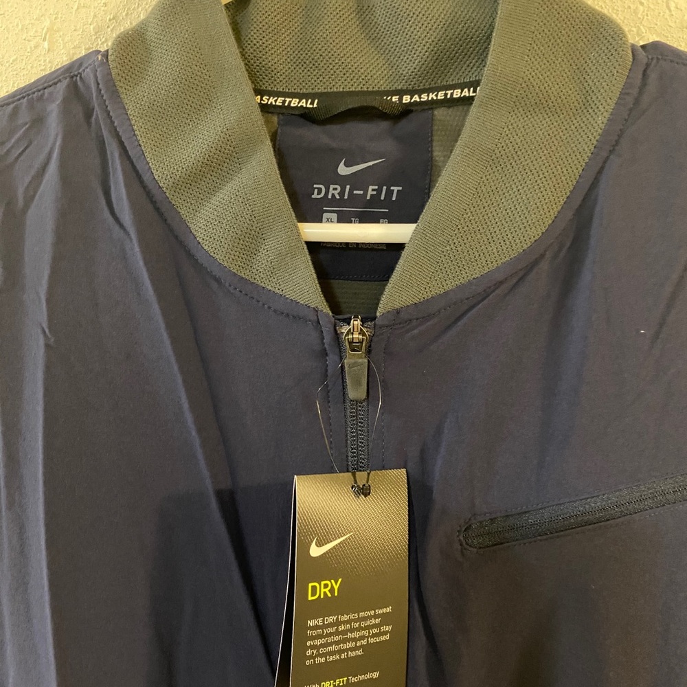 NIKE  JACKET - Picture 3 of 9